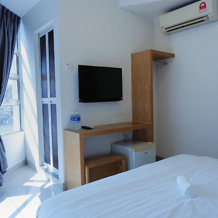 Iris Hotel Каджанг Экстерьер фото